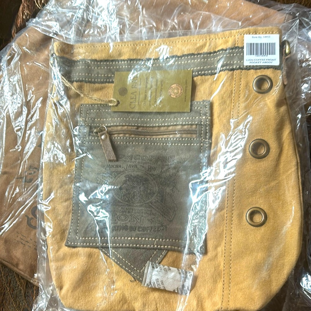 Lion crossbody